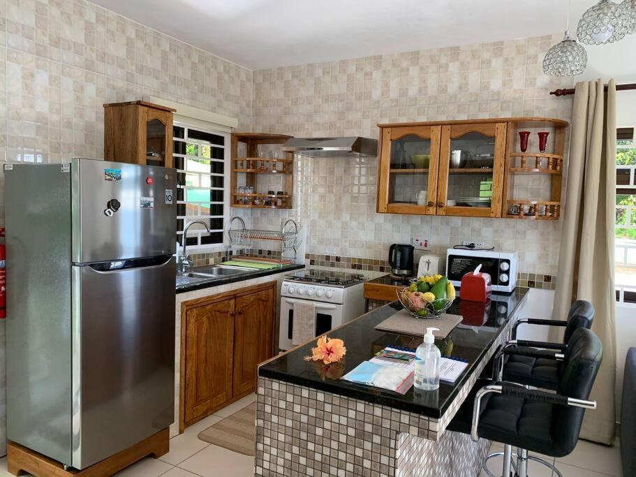 Crystal Apartments Seychelles Seaview Ground Floor Glacis  Екстер'єр фото